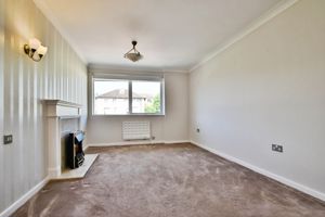 LIVING ROOM- click for photo gallery